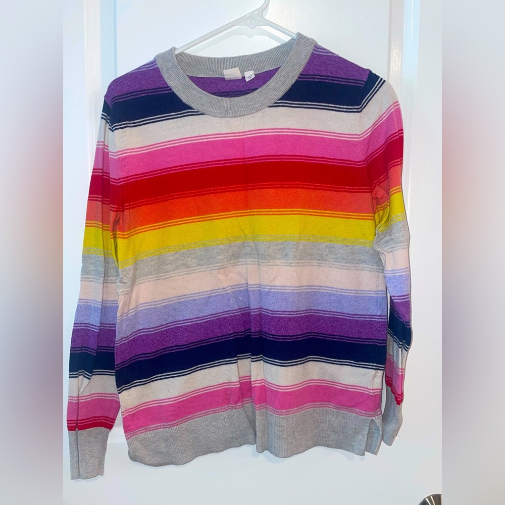Gap sweater